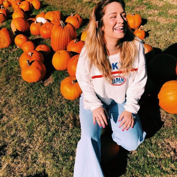 ellahasty10
